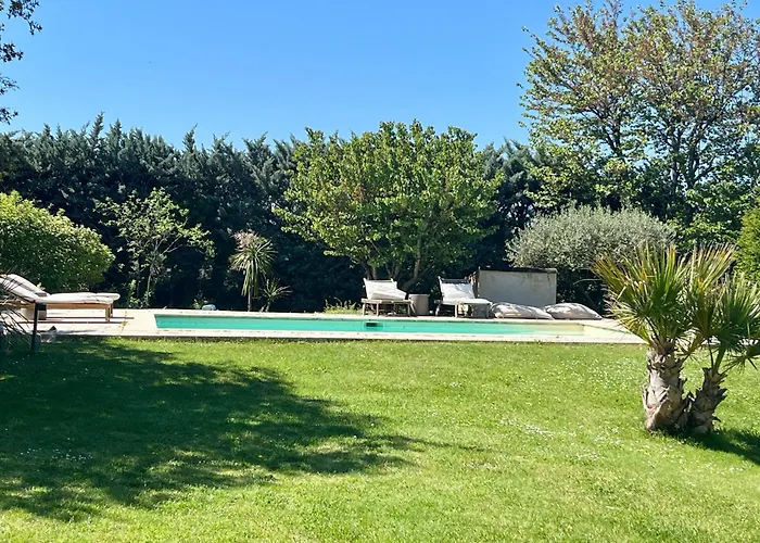 Charmante Maisonnette Avec Jardin Et Piscine