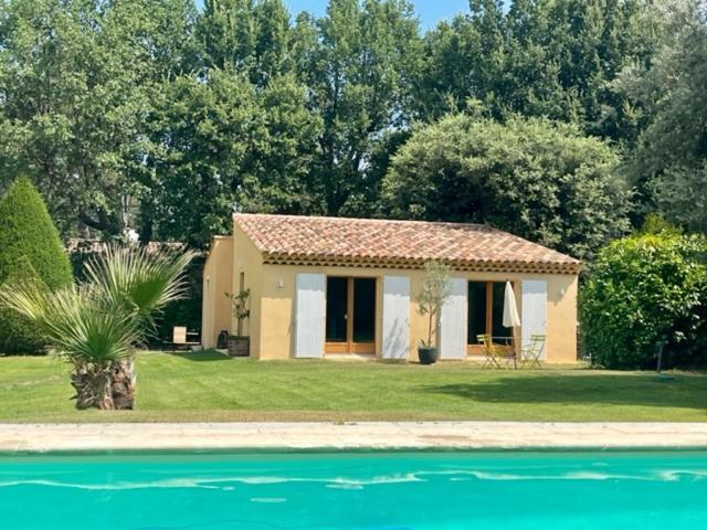 Charmante Maisonnette Avec Jardin Et Piscine Ferienhaus *